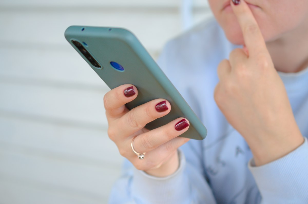 Zero-Click Spyware via Ads: What It Means for Your Phone