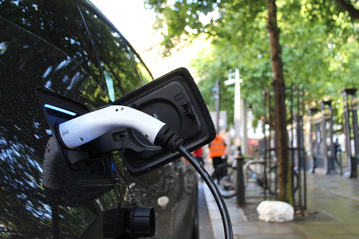SAE Publishes Driver's Ed Plan for Robotaxi Remote Helpers