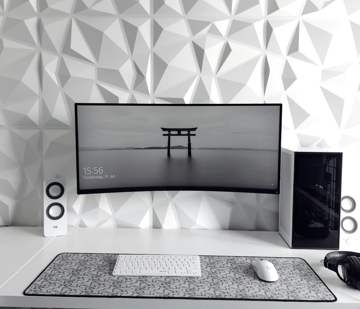 I Tested the Satechi ChargeView 240W Desktop Charger