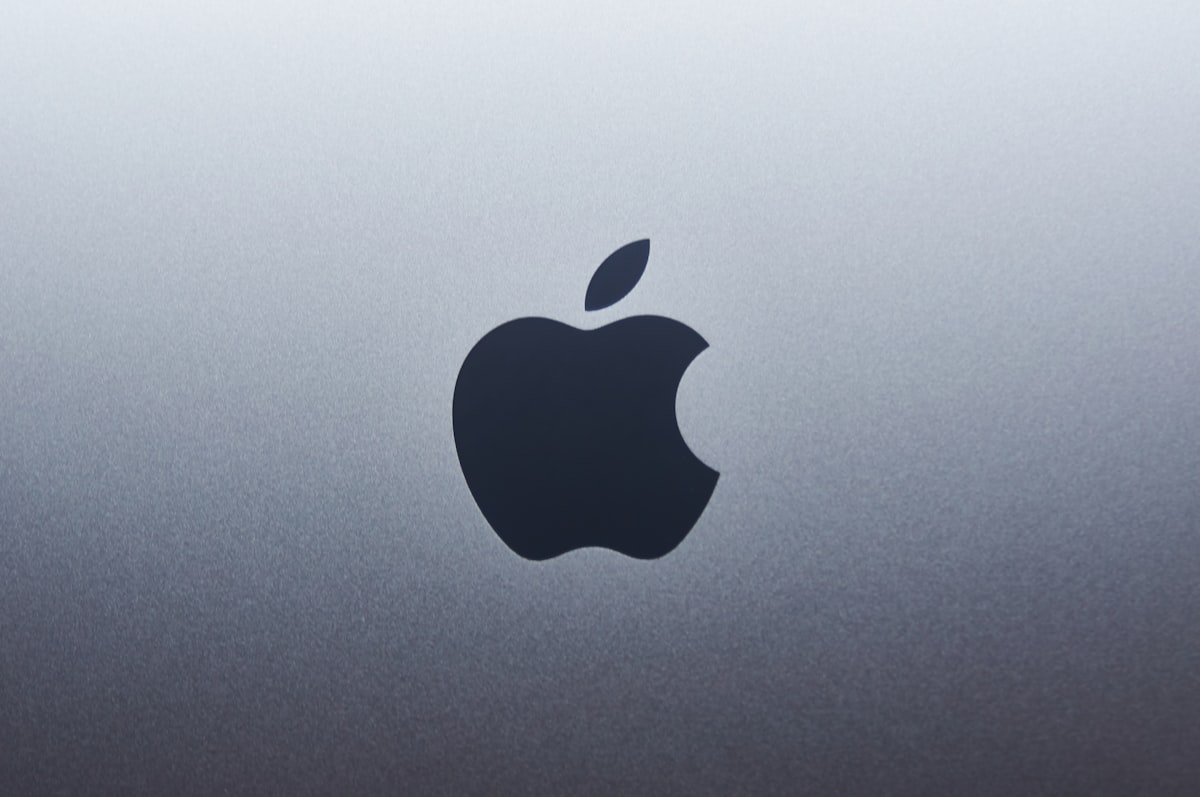 Tim Cook Steps Down Apple CEO, Stays as Executive Chair